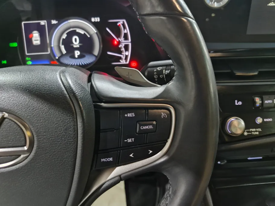 2022 Lexus ES 300 H 