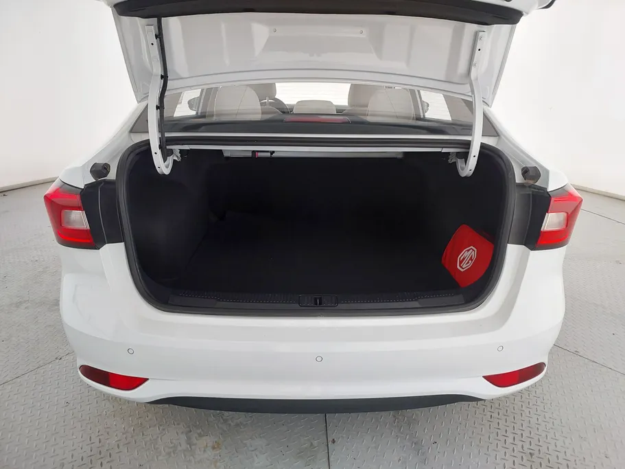 ام جي 5 COM 2024 