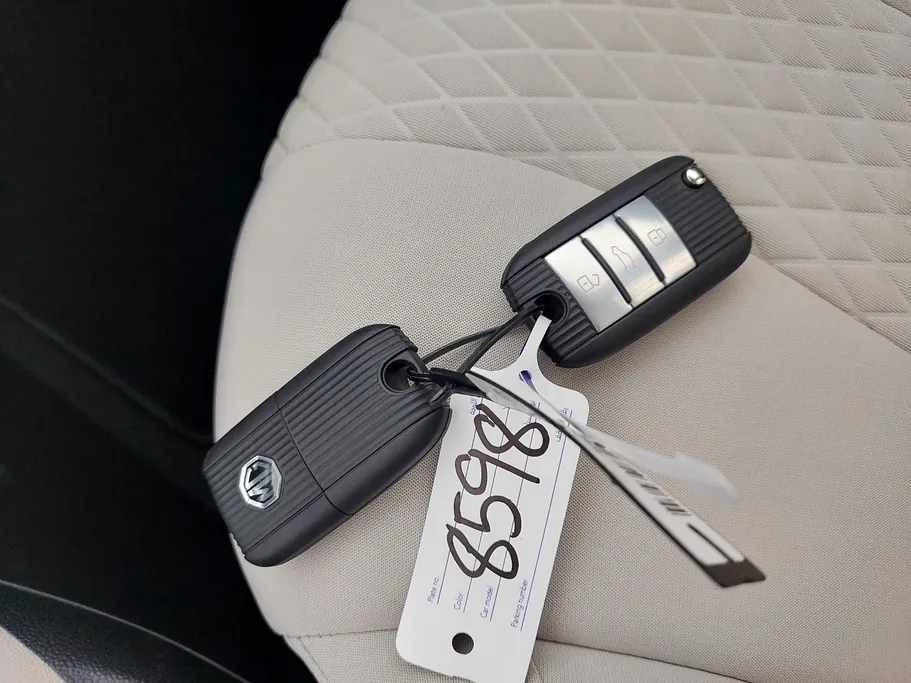 ام جي 5 COM 2024 