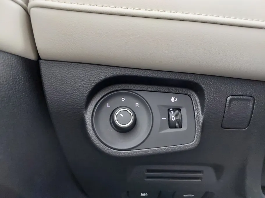 ام جي 5 COM 2024 