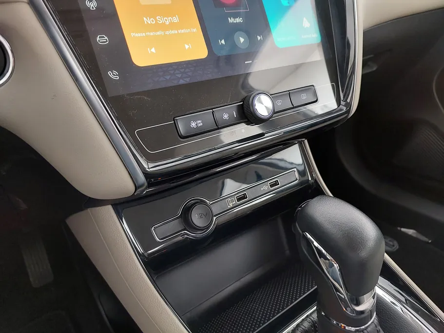 ام جي 5 COM 2024 