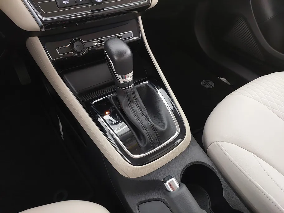 ام جي 5 COM 2024 