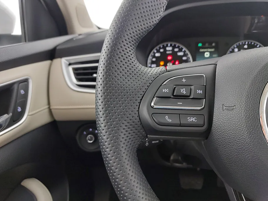 ام جي 5 COM 2024 