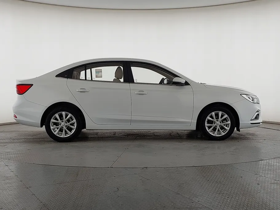 ام جي 5 COM 2024 