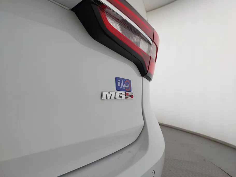 ام جي 5 COM 2024 