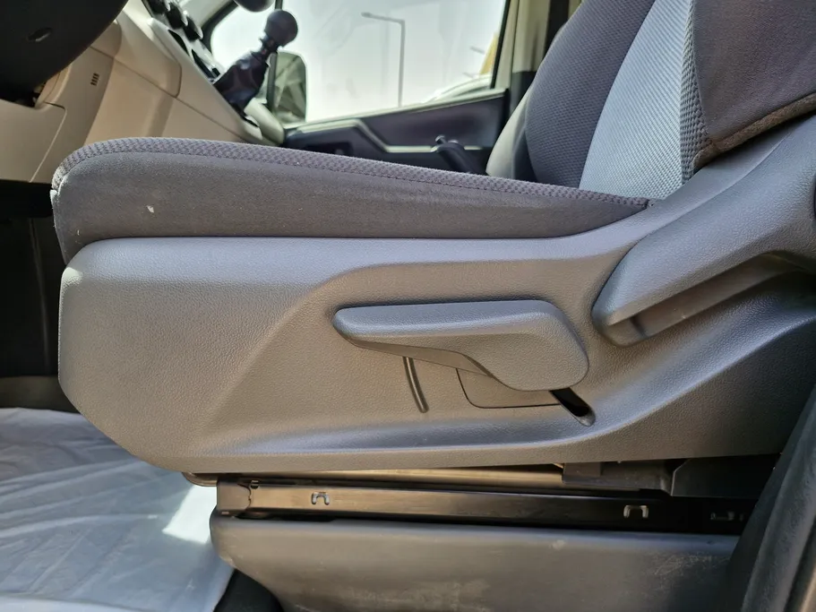 2023 Toyota Haice ركاب 
