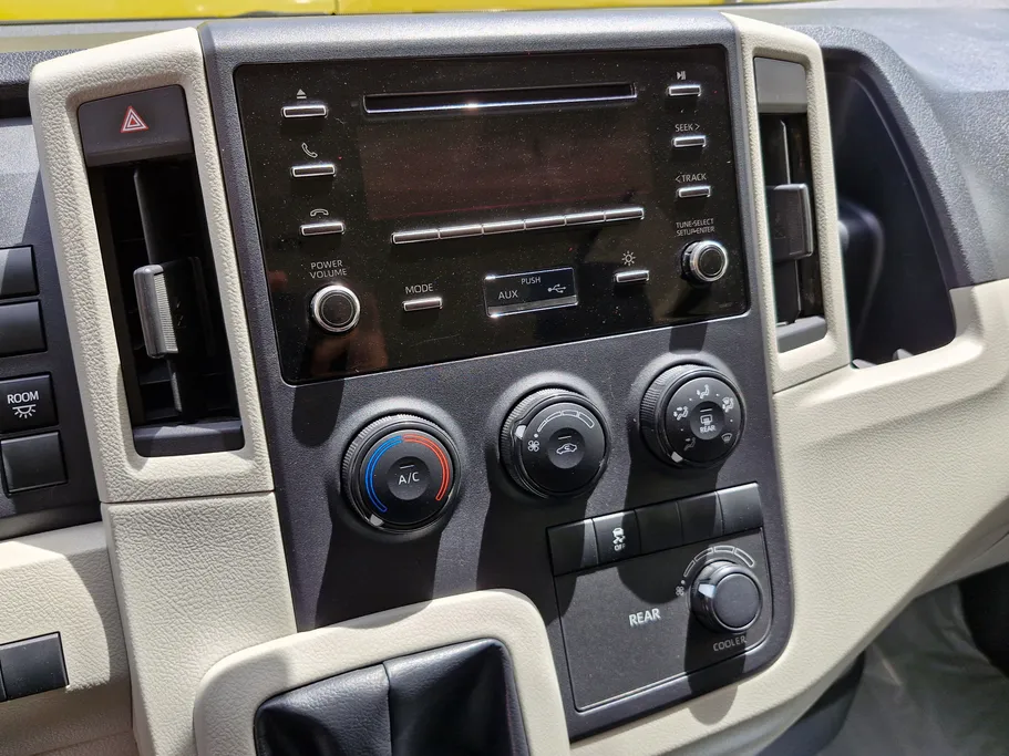 2023 Toyota Haice ركاب 
