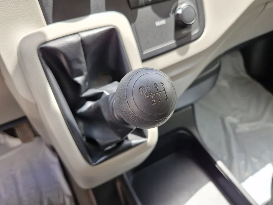 2023 Toyota Haice ركاب 