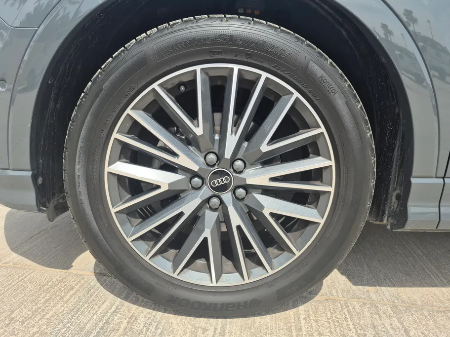 2023 Audi Q3 35 TFSl 