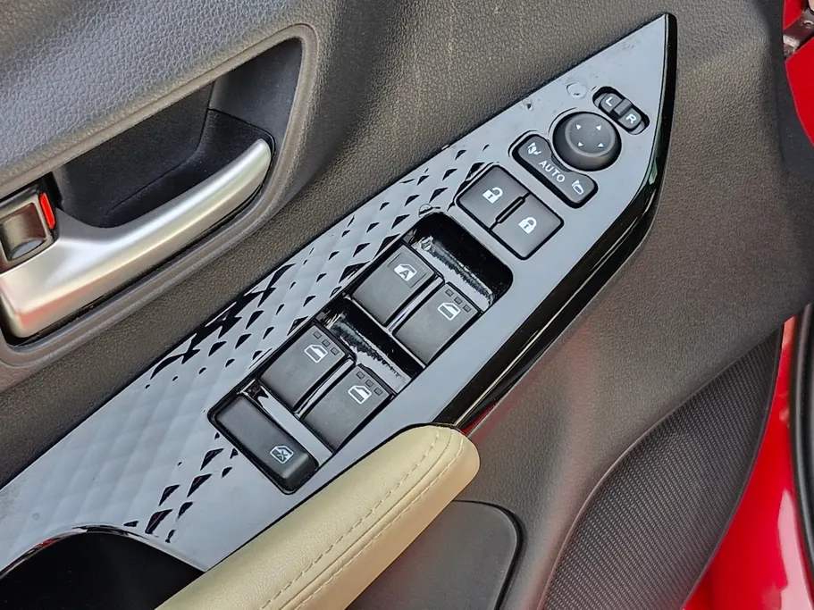 2023 Toyota Yaris  YX 