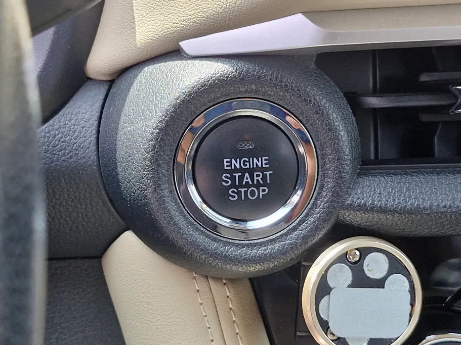 2023 Toyota Yaris  YX 