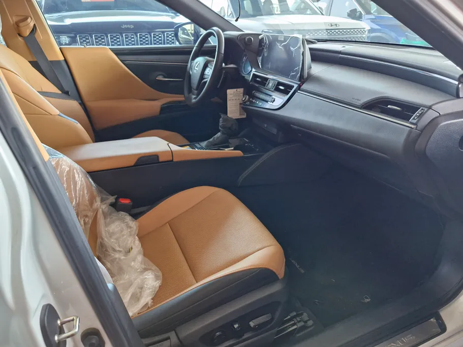 لكزس ES 250 AA Elegant 2024 