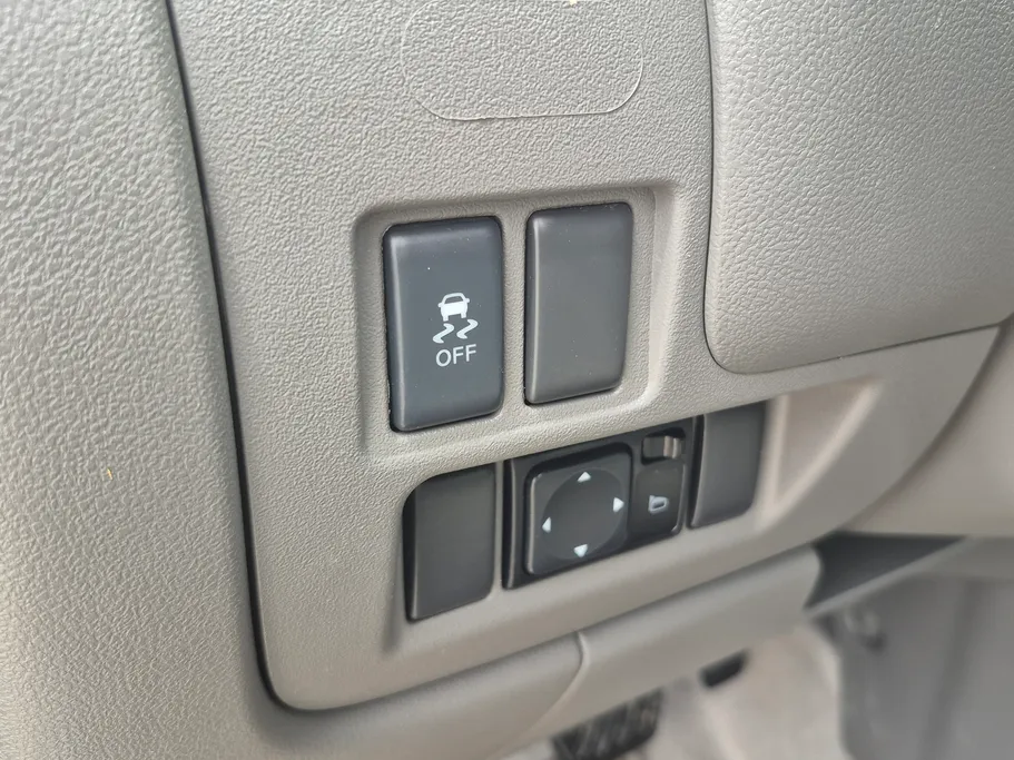 2023 Nissan Sunny SV Comfort 
