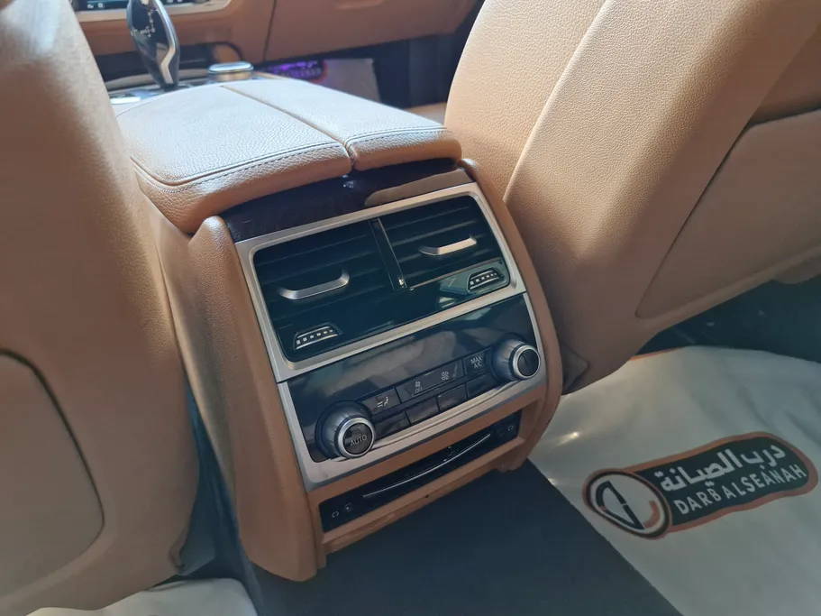 بي ام دبليو الفئة السابعة 730Li 2020 