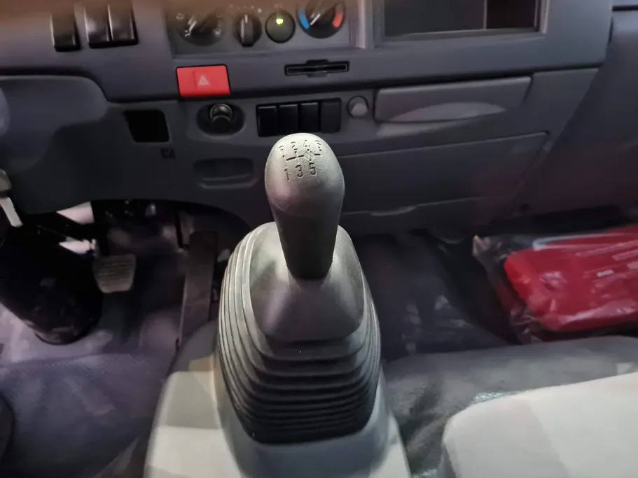 2025 Isuzu Dyna شاص قصير 