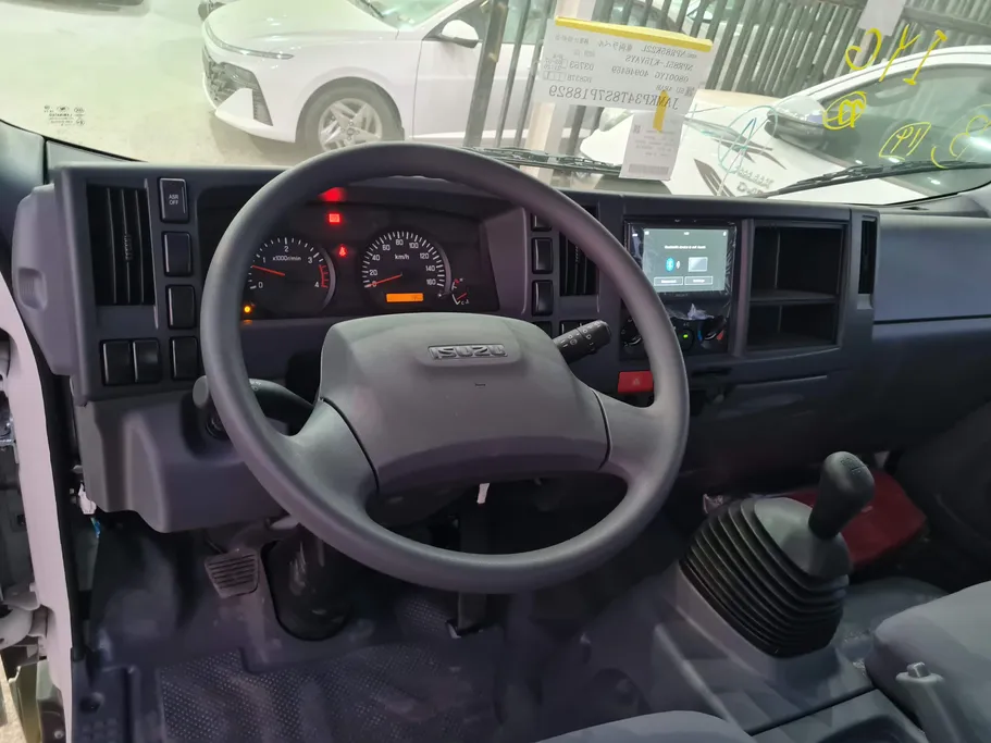 2025 Isuzu Dyna شاص قصير 