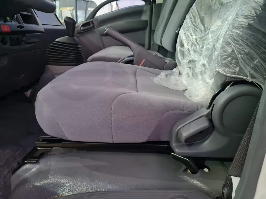 2025 Isuzu Dyna شاص قصير 