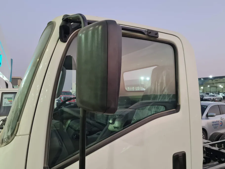 2025 Isuzu Dyna شاص قصير 