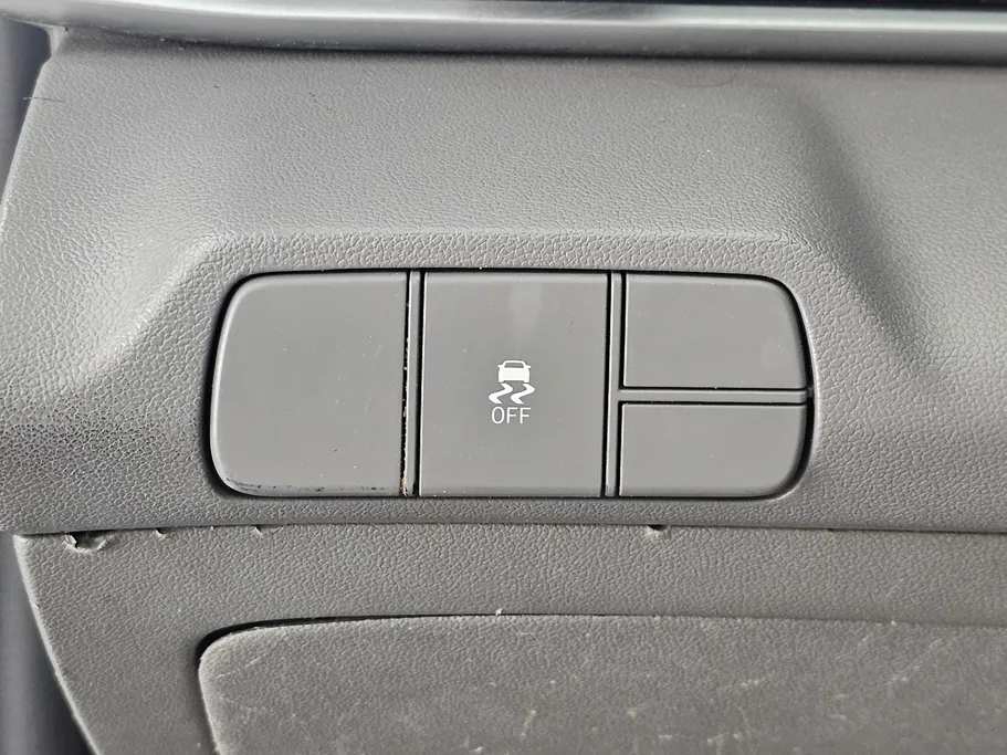 2022 Hyundai Elantra Smart 