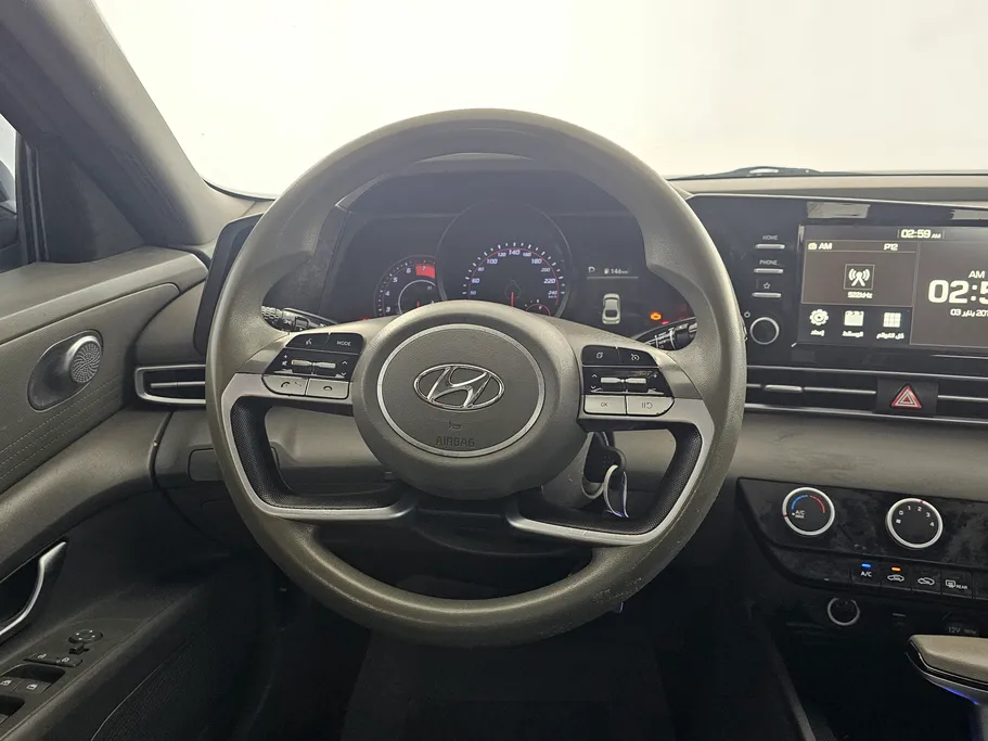 2022 Hyundai Elantra Smart 