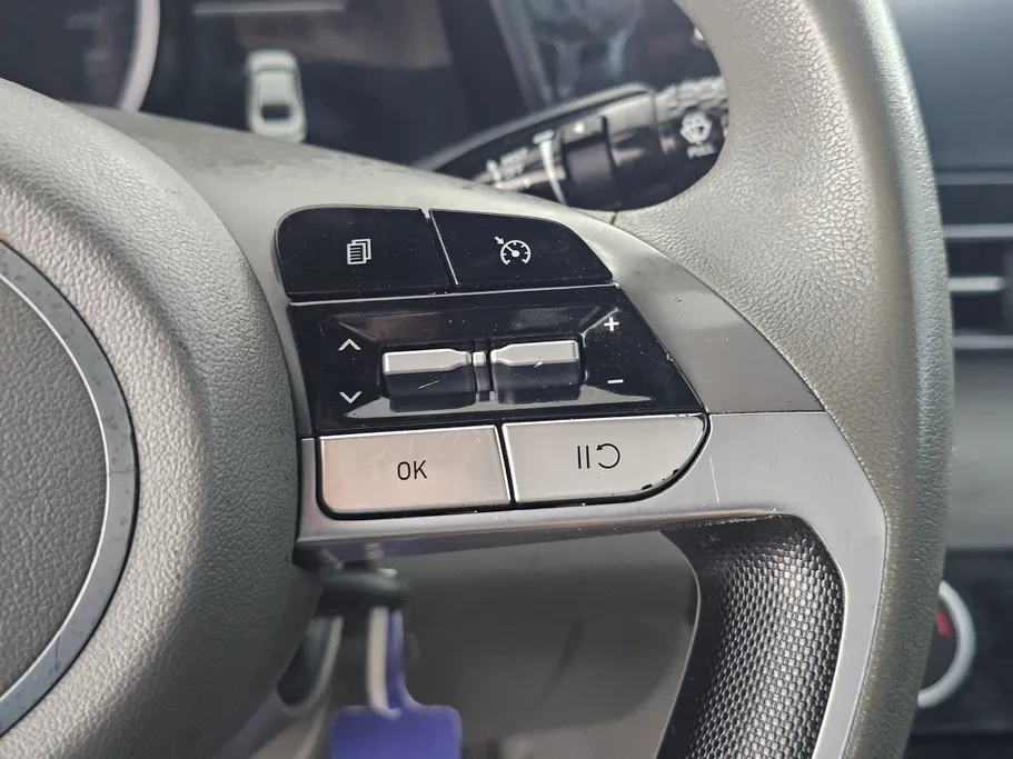 2022 Hyundai Elantra Smart 