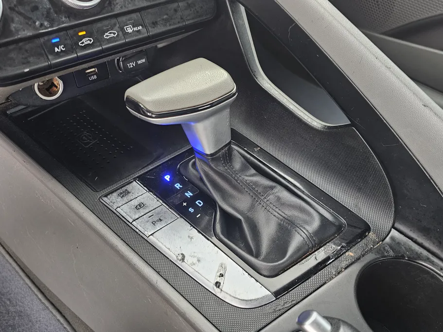 2022 Hyundai Elantra Smart 