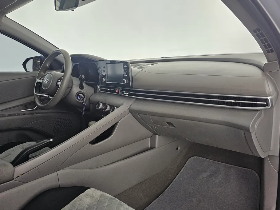 2022 Hyundai Elantra Smart 