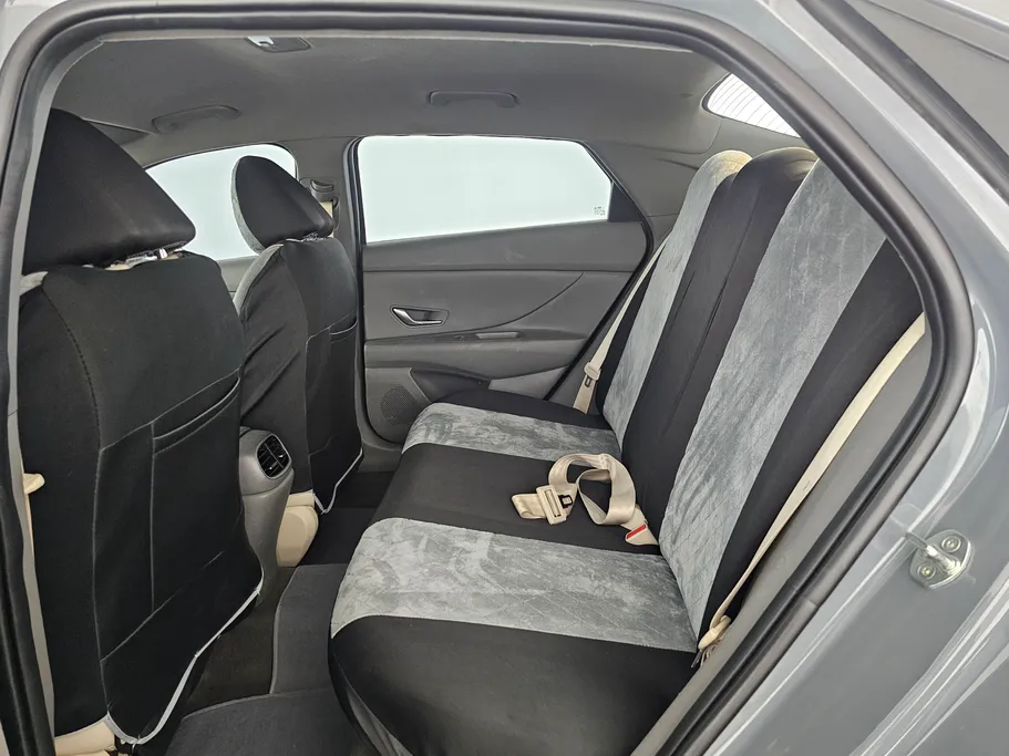 2022 Hyundai Elantra Smart 