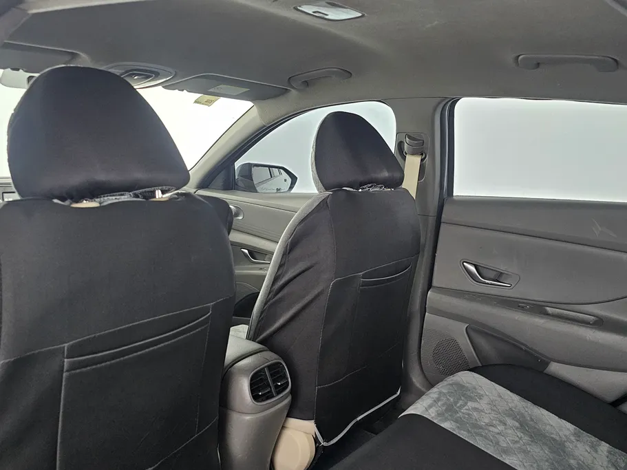 2022 Hyundai Elantra Smart 