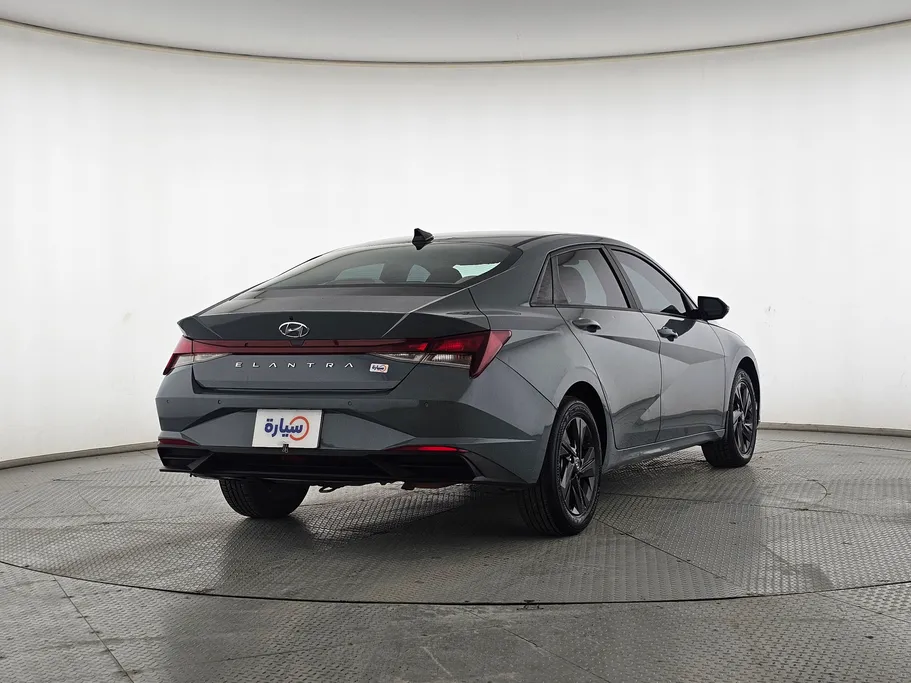 2022 Hyundai Elantra Smart 
