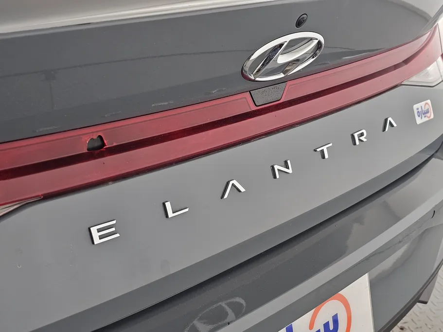 2022 Hyundai Elantra Smart 