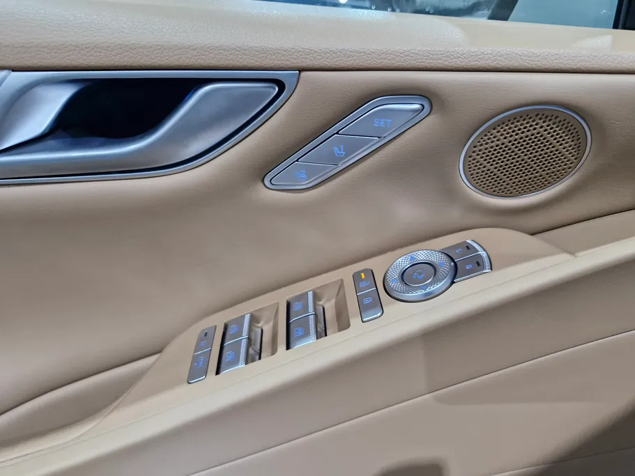 2025 Genesis G80 PRESTIGE 