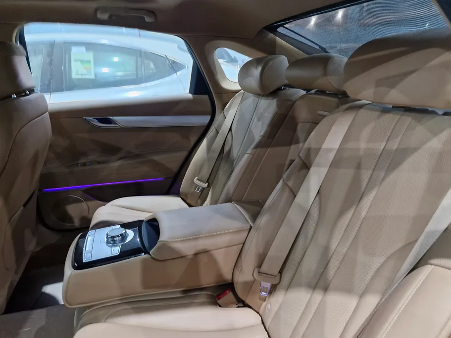2025 Genesis G80 PRESTIGE 
