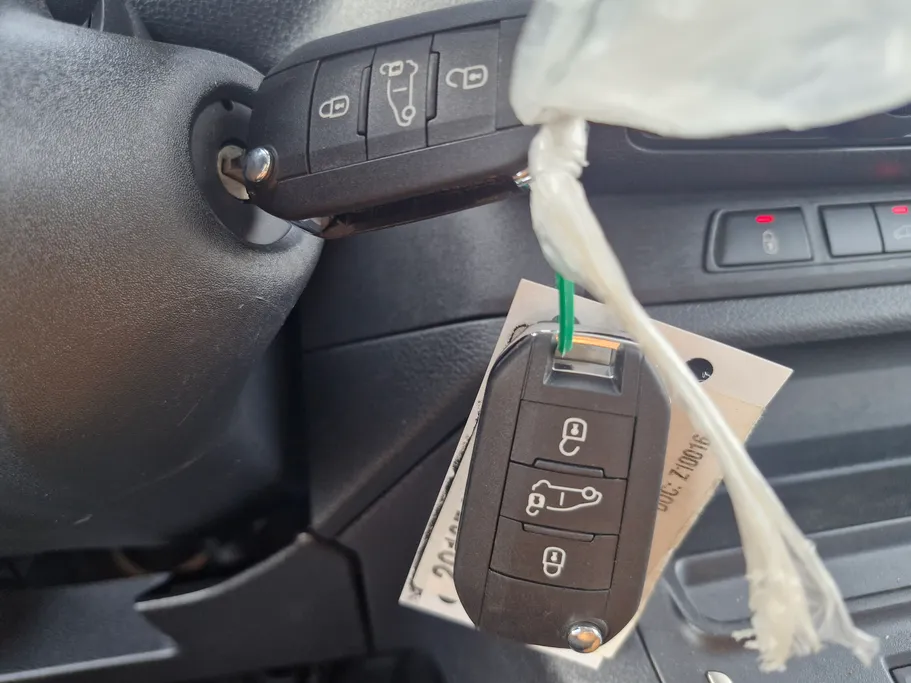 بيجو إكسبرت VAN 2025 