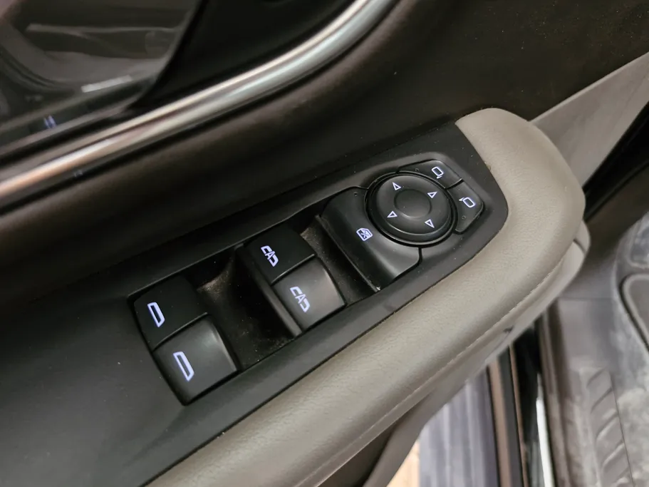 2023 Chevrolet Suburban LS 