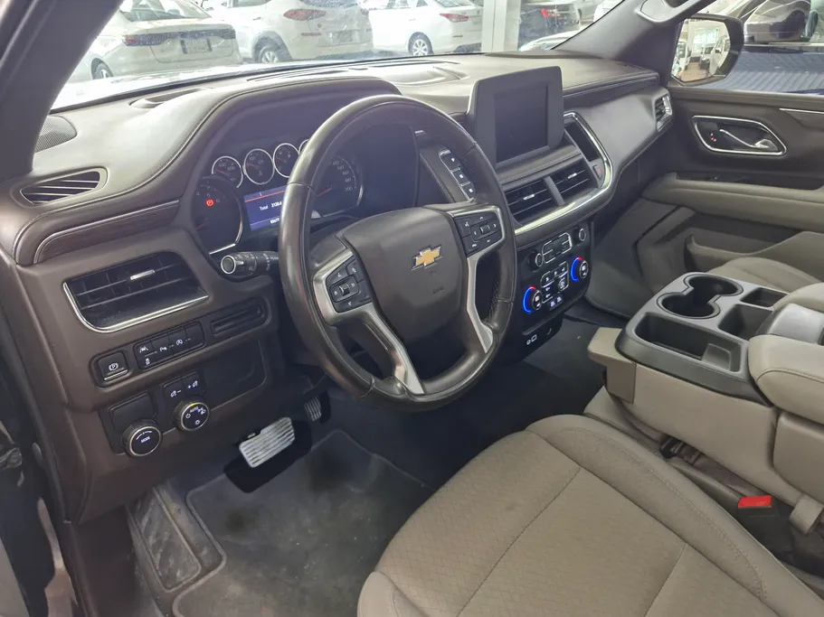 2023 Chevrolet Suburban LS 