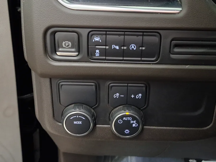 2023 Chevrolet Suburban LS 