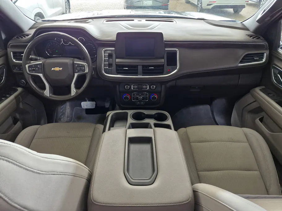 2023 Chevrolet Suburban LS 