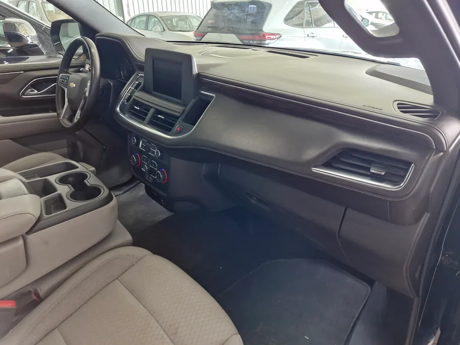 2023 Chevrolet Suburban LS 