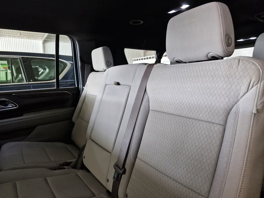 2023 Chevrolet Suburban LS 