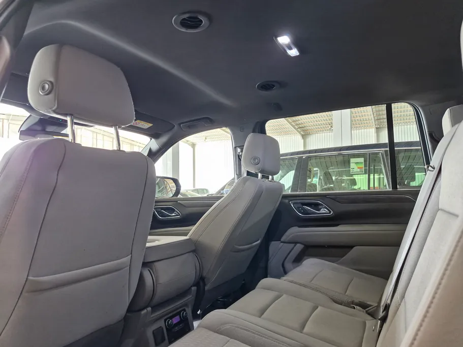 2023 Chevrolet Suburban LS 