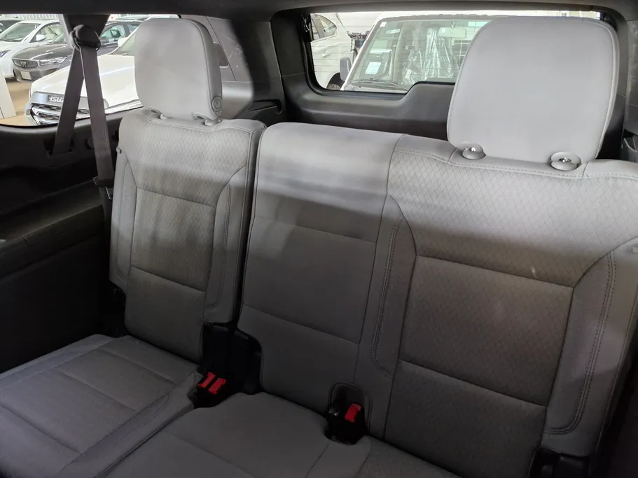 2023 Chevrolet Suburban LS 