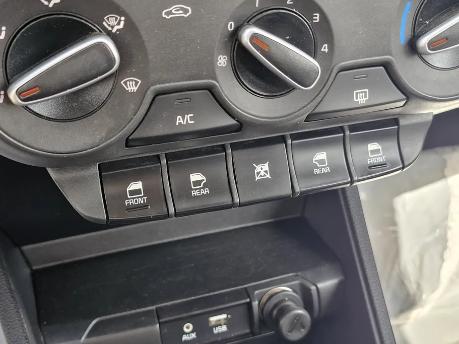 2023 Kia Pegas LX 