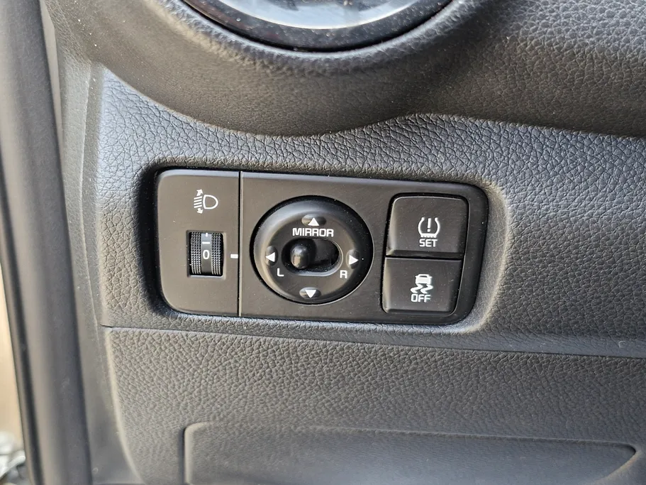 2023 Kia Pegas LX 