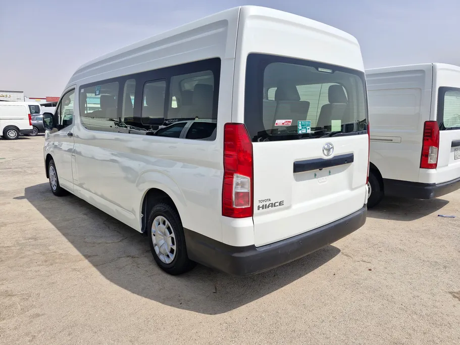 2023 Toyota Haice ركاب سقف عالي 
