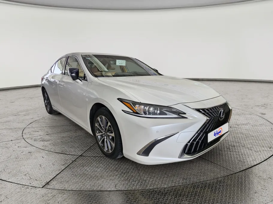 2022 Lexus ES 300 H 