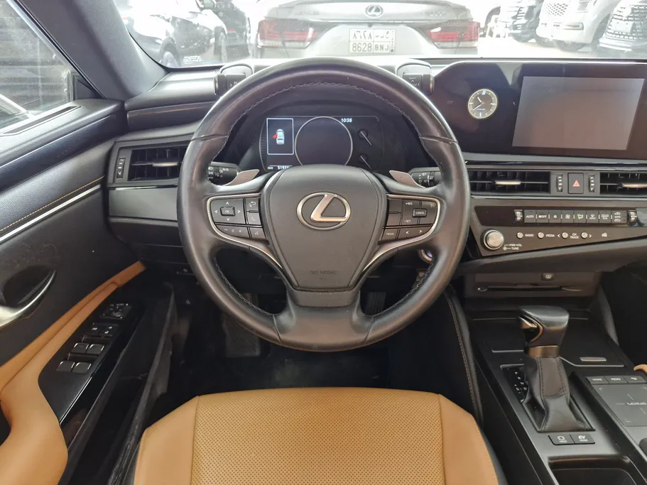 2022 Lexus ES 300 H 