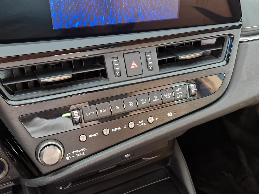 2022 Lexus ES 300 H 
