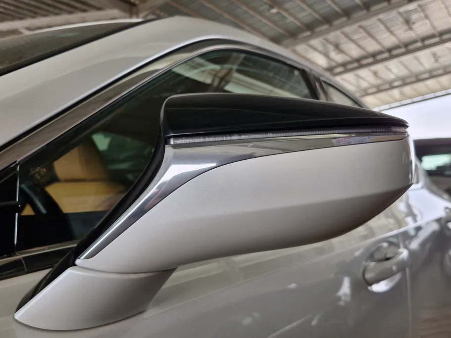 2022 Lexus ES 300 H 