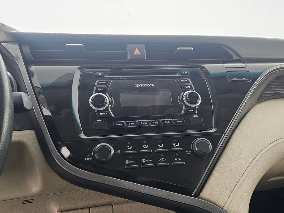 2020 Toyota Camry  LE 